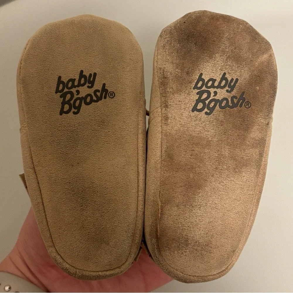 Oshkosh B’gosh Baby Moccasin Beige Crib Shoes - Size 4